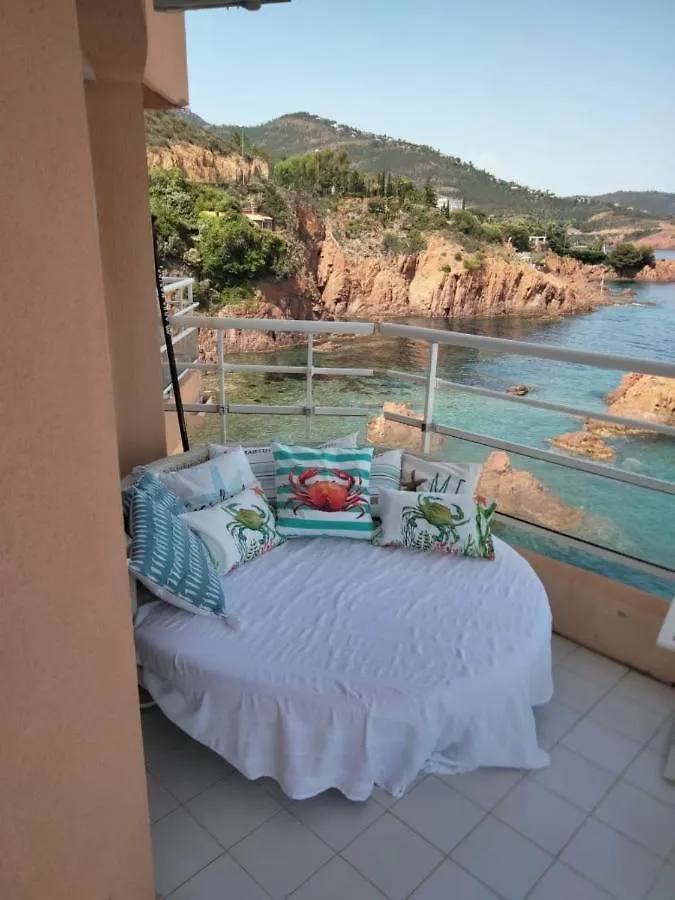 Bel appartement avec vue mer Le Trayas France