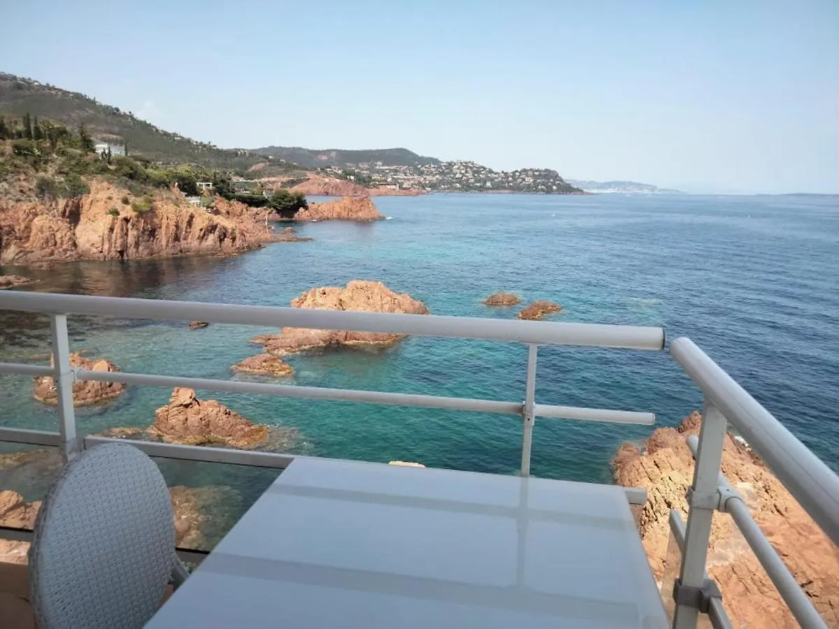 Bel appartement avec vue mer Le Trayas 0*,