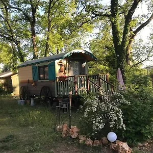  Hébergement de vacances La Brindille Roulotte Tzigane De Charme